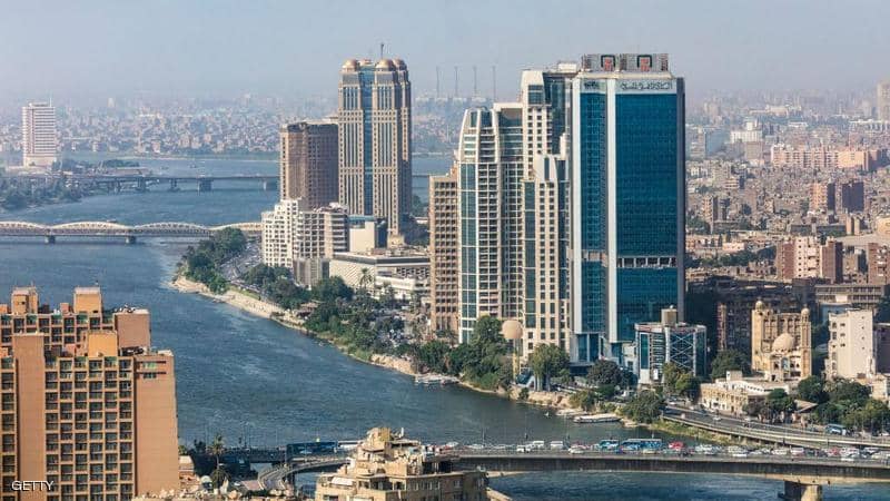 الحكومة المصرية تناقش عودة الطيران وفتح المساجد وإعادة النشاط الرياضى