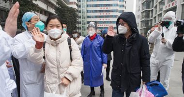 بكين ترفع بعض إجراءات العزل بعد انخفاض الإصابات بفيروس كورونا