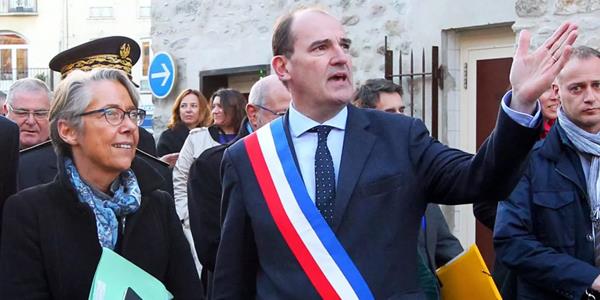 رئيس وزراء فرنسا يحث على الحذر: كوفيد-19 «لم يذهب في عطلة»
