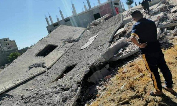 زلزال بقوة 4.9 درجة يدمر عددا من المنازل في الجزائر