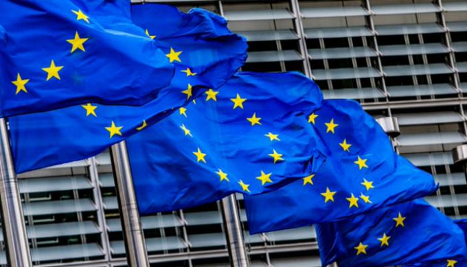 الاتحاد الأوروبي يرفع حظر السفر عن القادمين من 10 دول