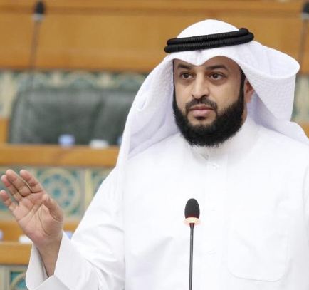 عبدالله فهاد: على رئيس الوزراء الانتصار للدستور والقيام بمسئولياته