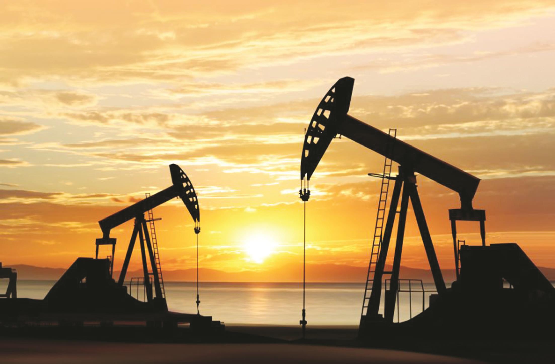 عودة أسعار النفط دون 40 دولاراً تُنبئ بضائقة مالية حادة للكويت