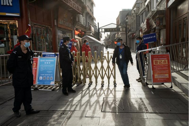 الصين تفرض حجرا على مدينة بأكملها بعد ظهور 3 إصابات بكورونا