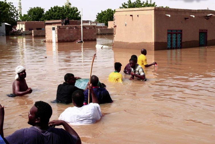  الهلال الأحمر الكويتي: إنشاء مخيم لايواء متضرري فياضانات السودان