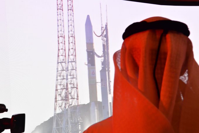 الإمارات تعتزم إرسال مركبة فضائية إلى القمر بحلول عام 2024