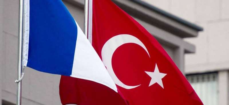 فرنسا تستدعي سفيرها من تركيا