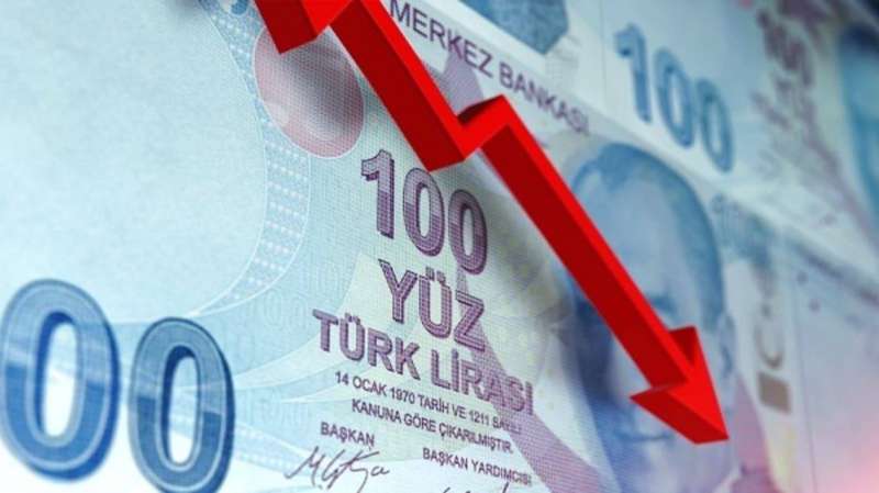 الليرة التركية تهبط بأكثر من 1 في المئة مقابل الدولار