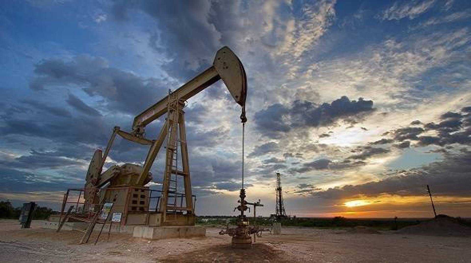 أسعار النفط مستقرة وتتجه صوب تسجيل ثالث مكسب أسبوعي على التوالي  