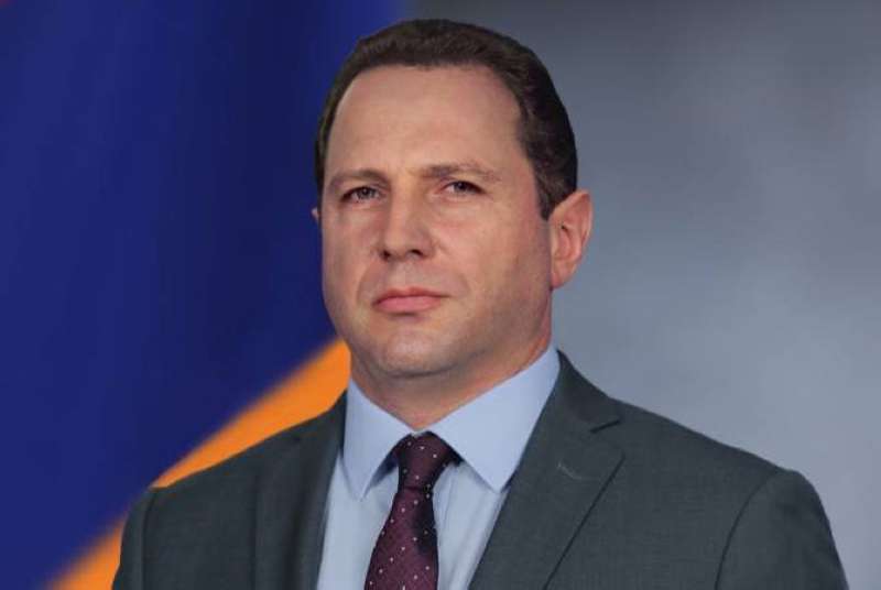 أنباء عن استقالة وزير الدفاع في أرمينيا   