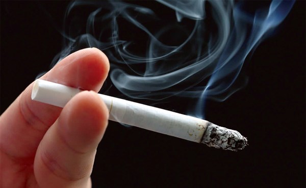 لقاح في الطفولة مرتبط بالوقاية من الإصابة الحادة بكوفيد-19 ودخان السجائر يزيد من المخاطر