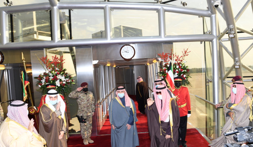 أمير قطر يغادر الدوحة متوجهاً إلى العلا للمشاركة في القمة الخليجية