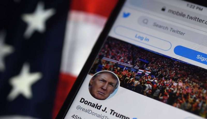 أسهم «تويتر» تهوي 8 في المئة في ألمانيا بعد تعليق حساب ترامب