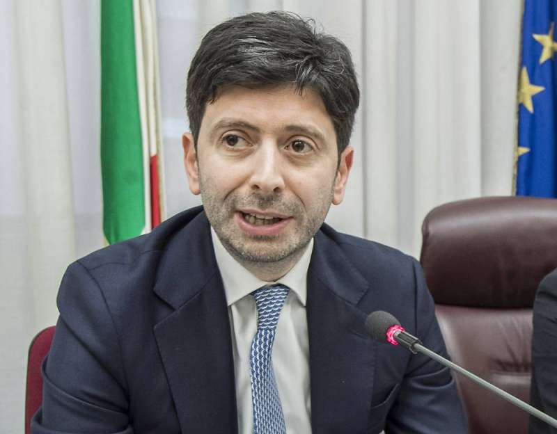 إيطاليا تمدد حالة الطوارئ لاحتواء كوفيد-19 حتى أبريل