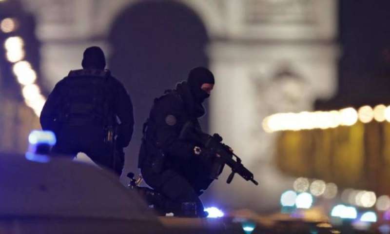 فرنسا تسعى لتحديد مسار شبكة كبرى لتهريب أسلحة تم تفكيكها 