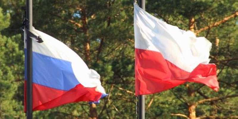 بولندا تطرد 3 ديبلوماسيين روس.. وموسكو «ترد بالمثل» 
