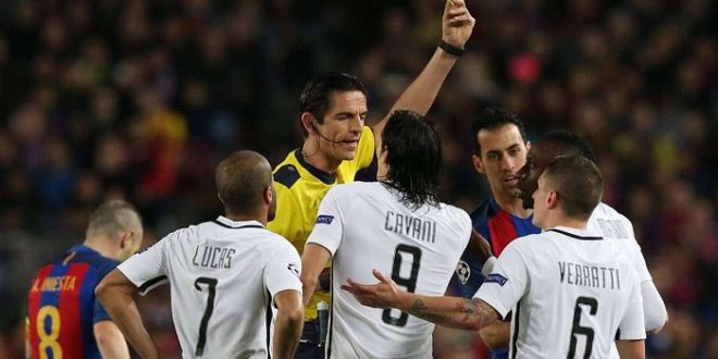 «اليويفا» يعلن عن دعمه لحكم مباراة برشلونة وباريس