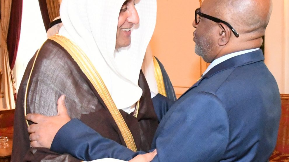 رئيس جمهورية القمر يستقبل رئيس غرفة التجارة ومديري صندوقي “الإنماء الاقتصادي” و”الكويتي للتنمية”