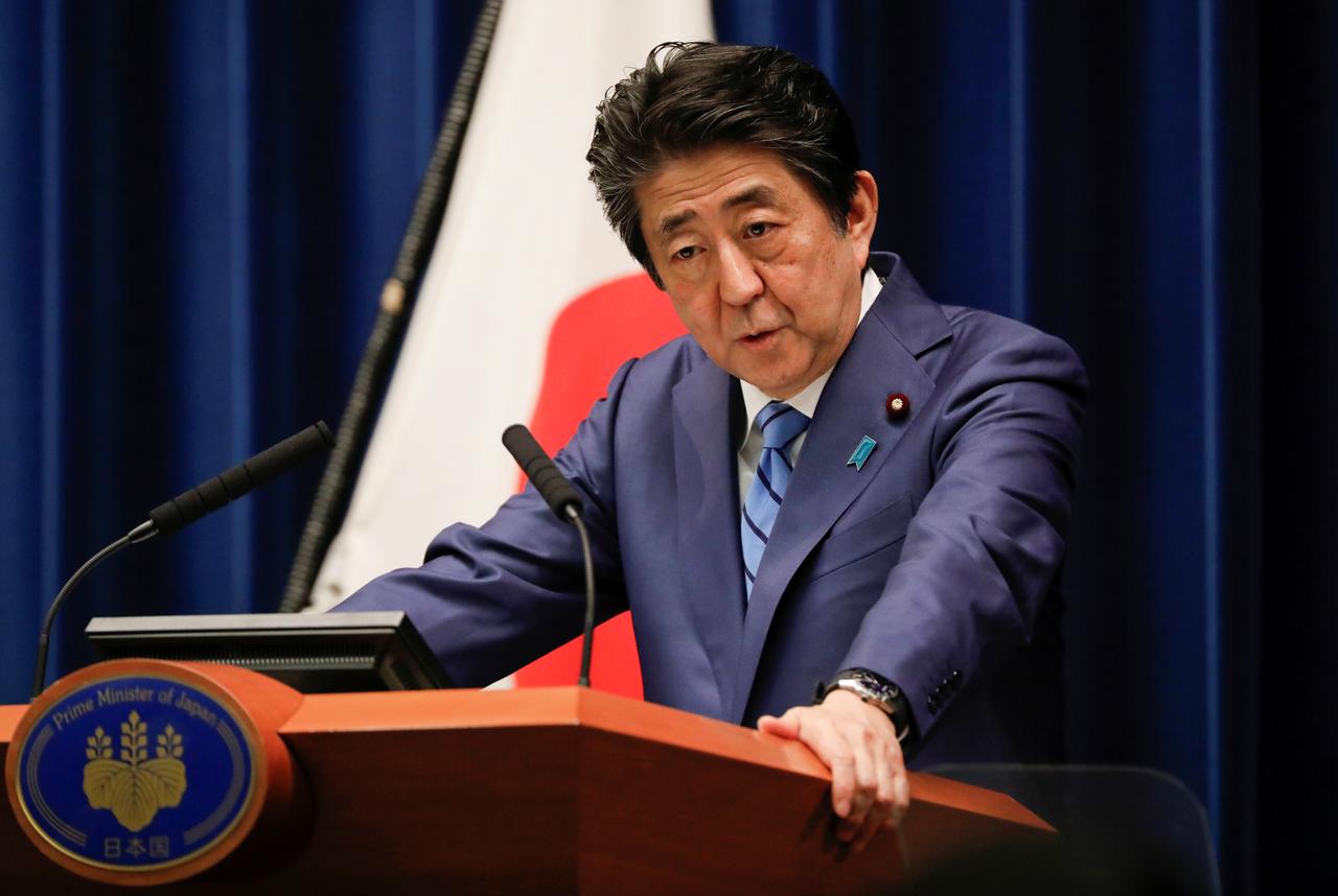 رئيس وزراء اليابان يرجح تأجيل أولمبياد طوكيو