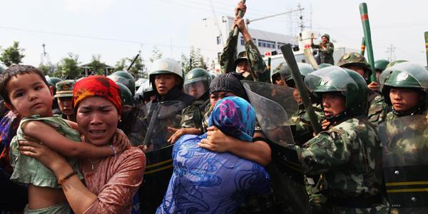 بريطانيا تتهم الصين بارتكاب «انتهاكات جسيمة» لحقوق الأويغور