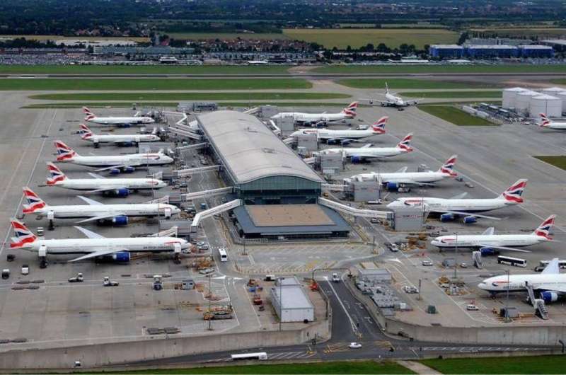 رئيس مجموعة مطارات: قطاع الطيران في بريطانيا يحتاج دعما حكوميا بسبب تجدد الإغلاق