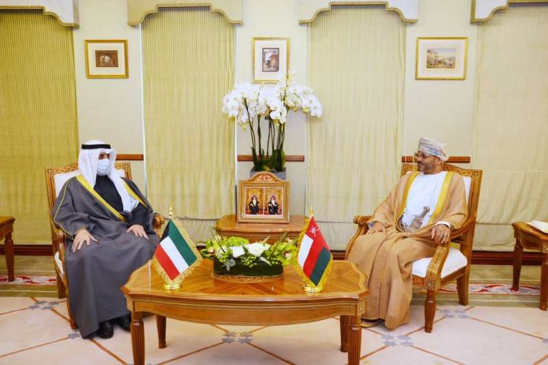 وزيرا خارجية الكويت وعمان يؤكدان على تعميق التعاون البناء بين البلدين