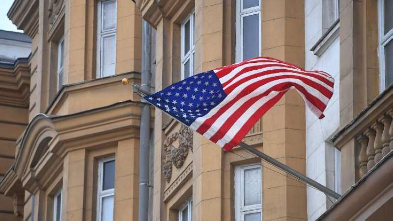 السفير الأميركي في موسكو سيعود إلى واشنطن لإجراء مشاورات
