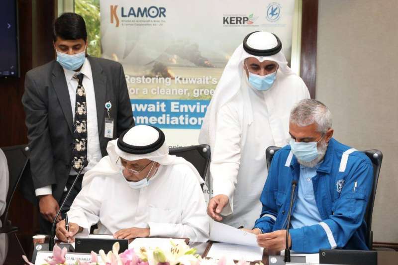 نفط الكويت توقع ثلاثة عقود لمعالجة التربة الملوثة بالتسربات النفطية 
