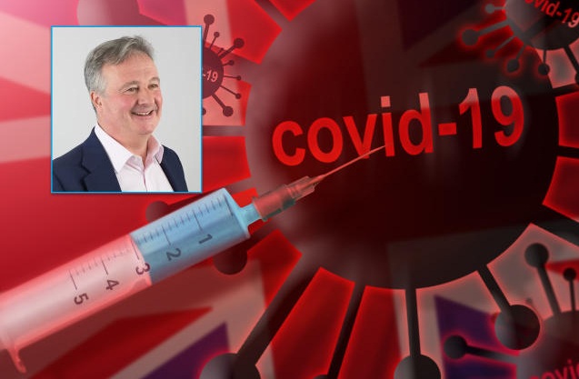خبير بريطاني: أوقفوا اللقاحات وتعايشوا مع كورونا