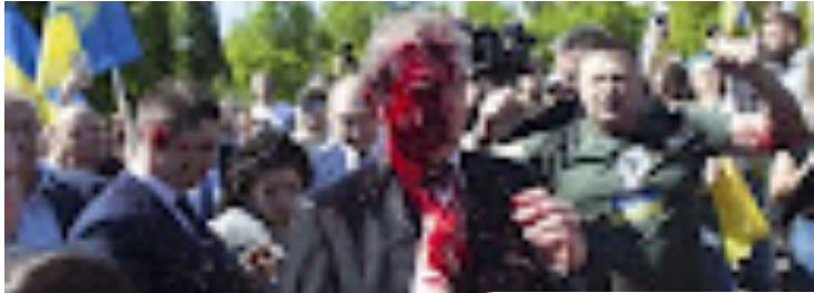 السفير الروسي يضرب في بولندا بالطلاء الأحمر