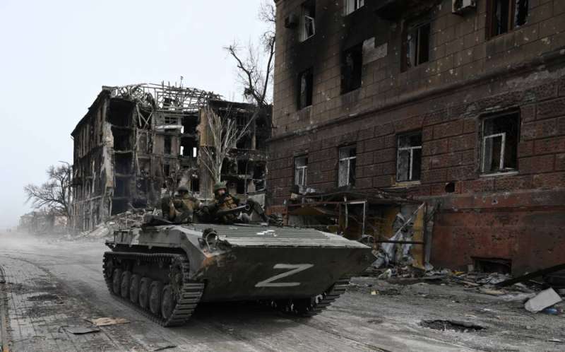 «الدفاع» الأوكرانية: عمليات اقتحام روسية لمصنع آزوفستال في ماريوبول بالدبابات ونيران المدفعية