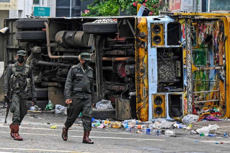 سريلانكا تمنح صلاحيات استثنائية للجيش والشرطة بعد اشتباكات أسفرت عن مقتل سبعة