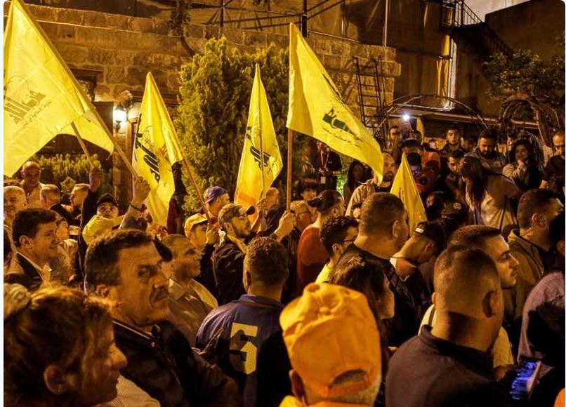 مصادر متحالفة مع «حزب الله» لرويترز: من المرجح أن يخسر الحزب وحلفاؤه الأغلبية البرلمانية
