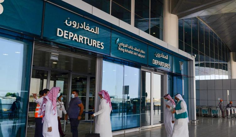 منع السعوديين من السفر إلى 16 دولة بسبب «كورونا»