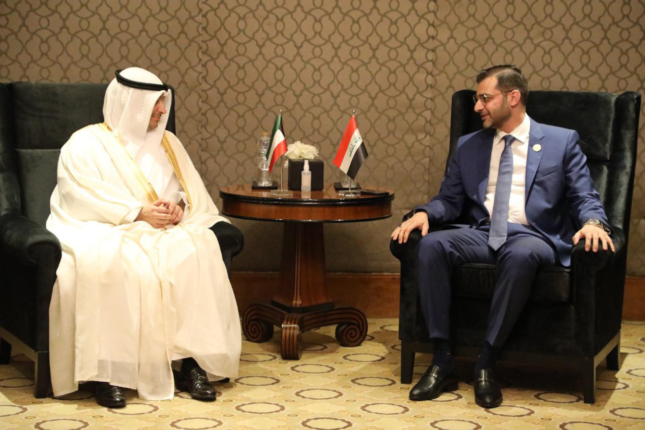وزير الإعلام يلتقي رئيس هيئة الإعلام والاتصالات العراقي على هامش أعمال الدورة 52 لمجلس وزراء الاعلام العرب
