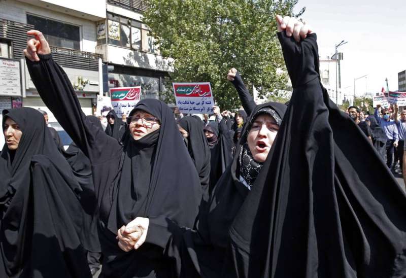 تظاهرات مؤيدة للحجاب في إيران     