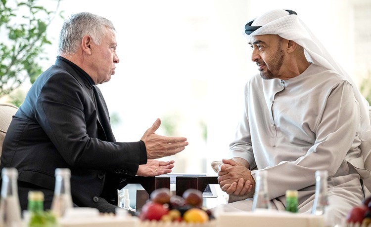 رئيس الإمارات وملك الأردن يبحثان تنمية مسارات التعاون