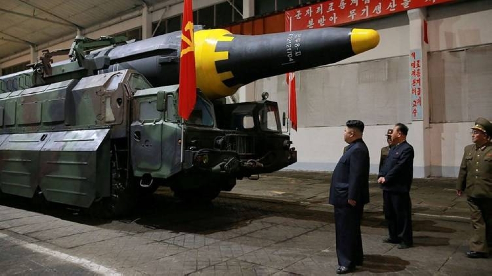زعيم كوريا الشمالية يوعز بتطوير صواريخ نووية عابرة للقارات