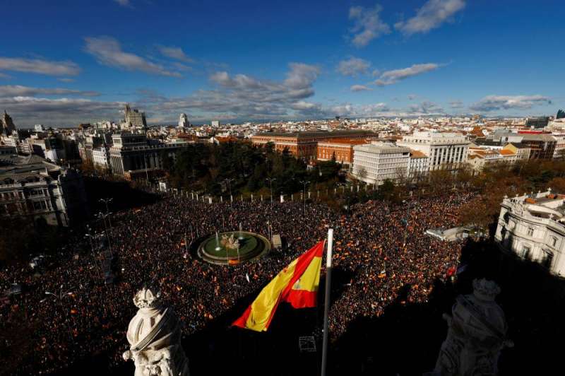 عشرات الآلاف يتظاهرون في مدريد ضد تعديل القانون الجنائي