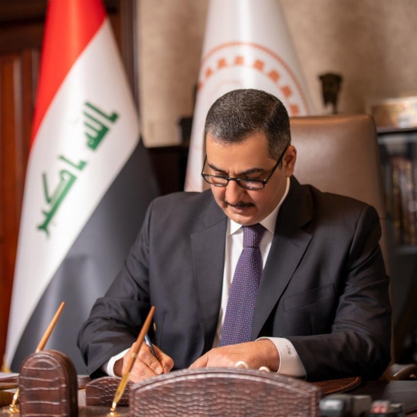 الجانب الخفيّ في إقالة محافظ البنك المركزي العراقي