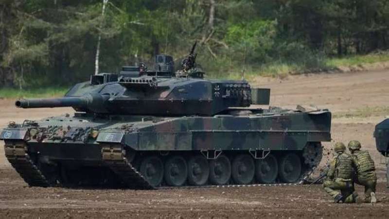ألمانيا سترسل دبابات ليوبارد إلى كييف