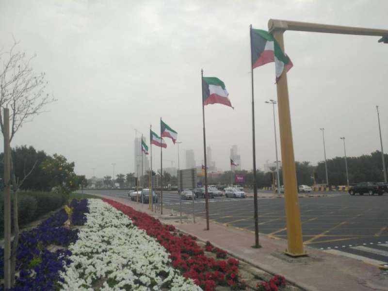 «البلدية»: شوارع الكويت تزيّنت بـ 6256 علماً